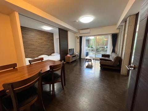 Living room, Photo of the whole room, Dining area