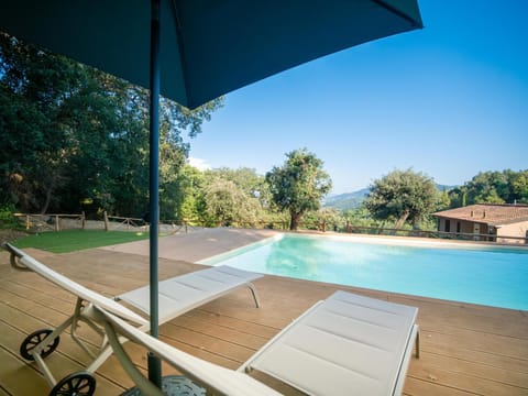 Pool view, Swimming pool, sunbed