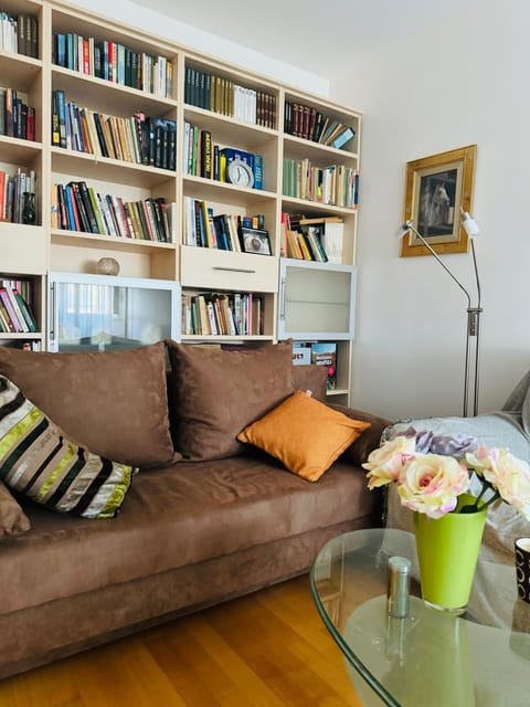 Library, Living room, Seating area