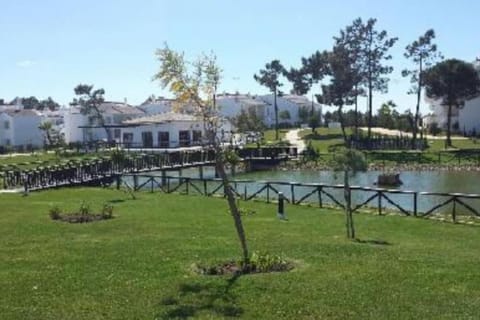 Restaurant/places to eat, Lake view