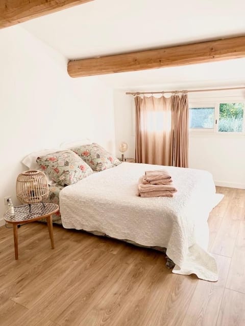 Chambre d'hôtes avec piscine au calme Gémenos Bed and Breakfast in Gémenos