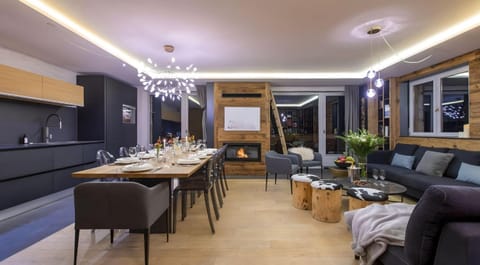 Living room, Dining area