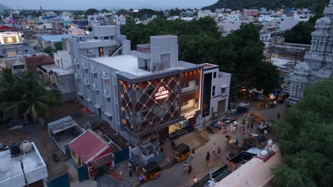 Property building, Bird's eye view, Location