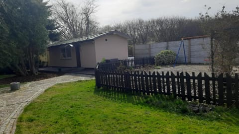 Property building, Day, Garden, Garden view