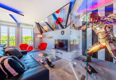 TV and multimedia, Living room, Evening entertainment