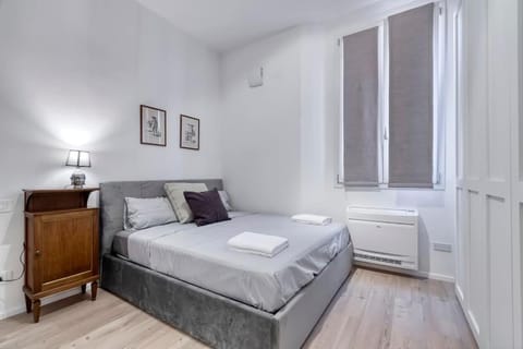 Carbonara Palace 5 - Luxury Comfort under Medieval Towers Apartment in Bologna