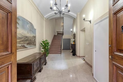 Carbonara Palace 5 - Luxury Comfort under Medieval Towers Apartment in Bologna
