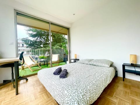 Patio, Bed, View (from property/room), Balcony/Terrace, Living room, Photo of the whole room, Bedroom, towels