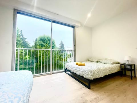 Bed, View (from property/room), Balcony/Terrace, Photo of the whole room, Bedroom, towels