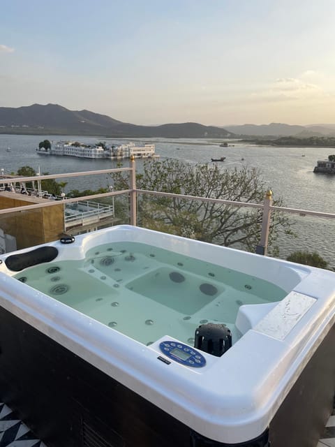 Hot Tub, Lake view