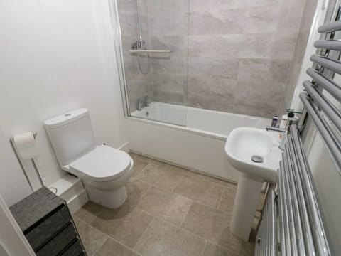 Sea View Apartment - 2 Bedrooms - Sleeps 4 Apartment in Copeland District