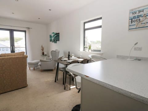 Sea View Apartment - 2 Bedrooms - Sleeps 4 Apartment in Copeland District