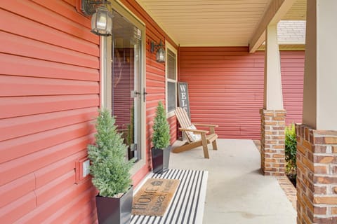 Facade/entrance, Balcony/Terrace