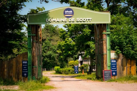 Ushuaïa Villages-Domaine de Scott Country House in Bourgogne-Franche-Comté