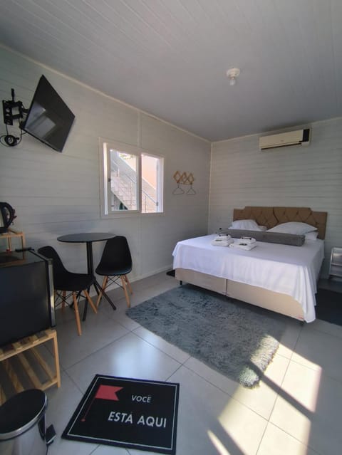 Bed, TV and multimedia, Photo of the whole room, Bedroom, air conditioner