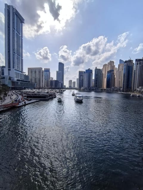 New Horizon 2 Bedroom LUXURY APARTMENT JBR MARINA Hostel in Dubai