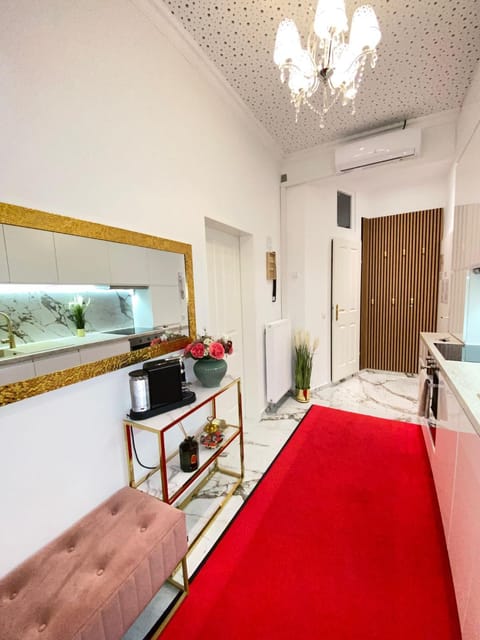 Coffee/tea facilities, Seating area, air conditioner