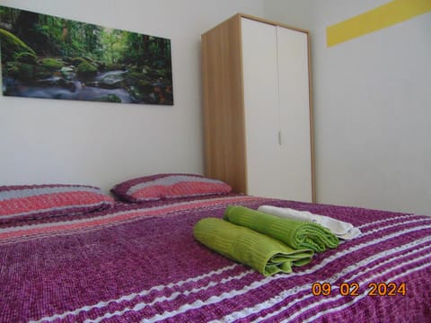Property building, Bed, Photo of the whole room, Bedroom, Swimming pool, towels, wardrobe