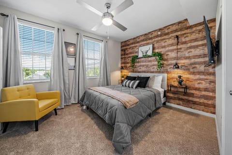 Stylish 2BR2BA w Pool, Gym Near Airport #3 Apartment in Westchase