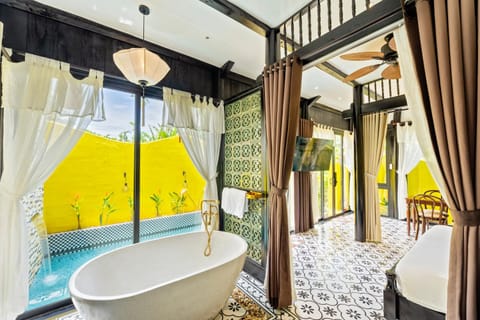 Bed, Hot Tub, Hot Tub, Bathroom, Living room, Photo of the whole room, Seating area, Bedroom, Pool view, Swimming pool, Bath
