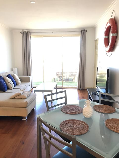TV and multimedia, Living room, Seating area, Dining area, Evening entertainment