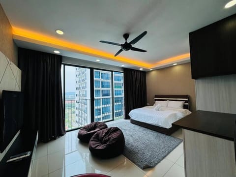 Bed, TV and multimedia, Bedroom