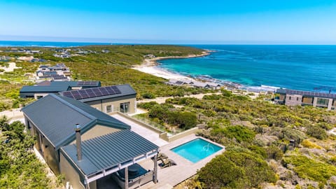 Property building, Sea view, Sea view, Swimming pool, Sunrise