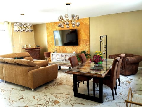 Communal lounge/ TV room, Communal lounge/ TV room, TV and multimedia, Living room, Seating area, Evening entertainment