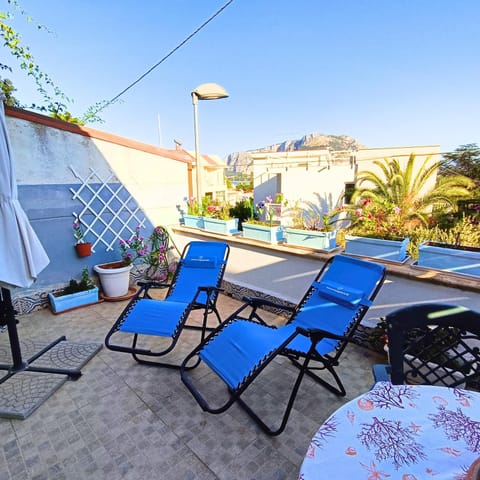 Balcony/Terrace, Mountain view, sunbed