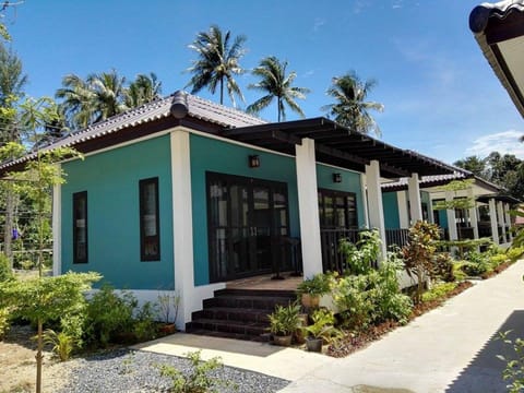 Property building, Day, Photo of the whole room