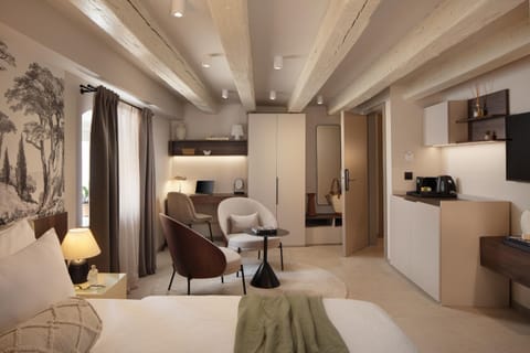 Bed, Living room, Photo of the whole room, Seating area, Bedroom, wardrobe