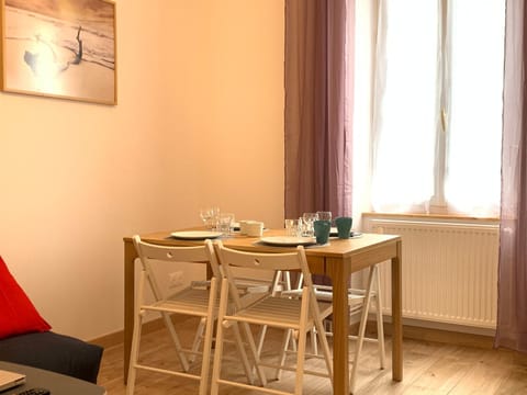 Appart'Village Le Creusot centre - Parking facile - Bus gare TGV 17 min Apartment in Bourgogne-Franche-Comté