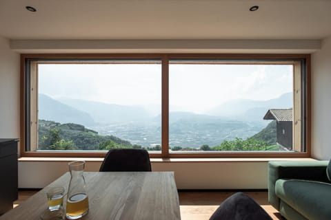Natural landscape, View (from property/room), Living room, Dining area, City view, Pool view