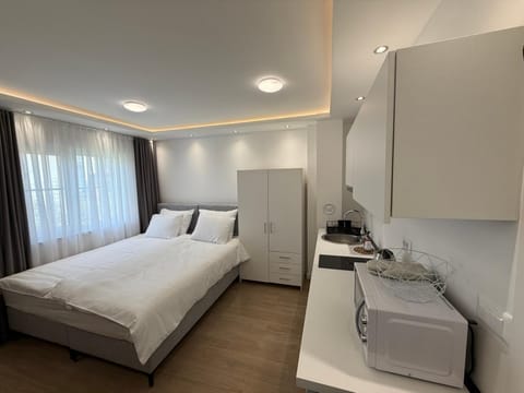 Bed, Kitchen or kitchenette