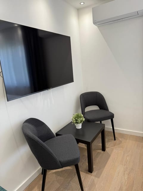 TV and multimedia, Seating area