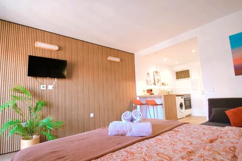 TV and multimedia, Bedroom, towels