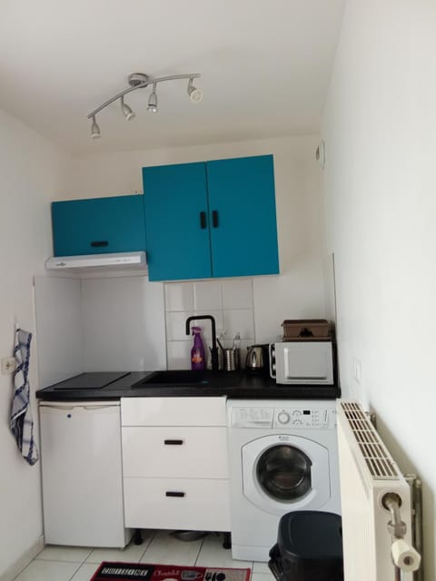 Studio Lumineux Apartment in Courbevoie