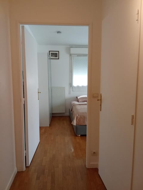 Studio Lumineux Apartment in Courbevoie