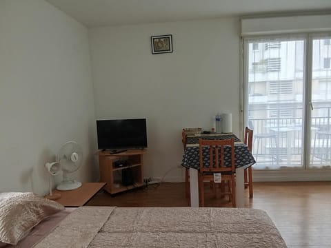 Studio Lumineux Apartment in Courbevoie