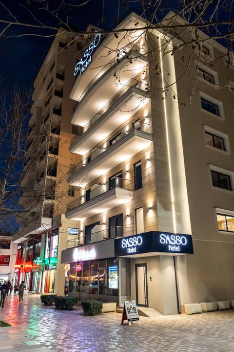 Property building, Night, Neighbourhood, City view, Street view, Location, Parking