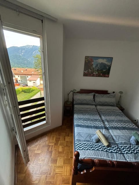 Bed, Bedroom, Mountain view