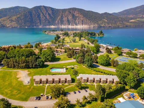 Day, Natural landscape, Bird's eye view, Lake view, Mountain view, Swimming pool