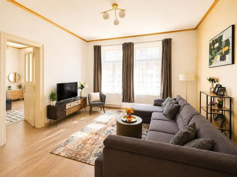 Communal lounge/ TV room, TV and multimedia, Living room