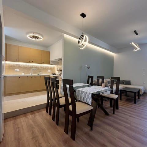 Kitchen or kitchenette, Seating area, Dining area