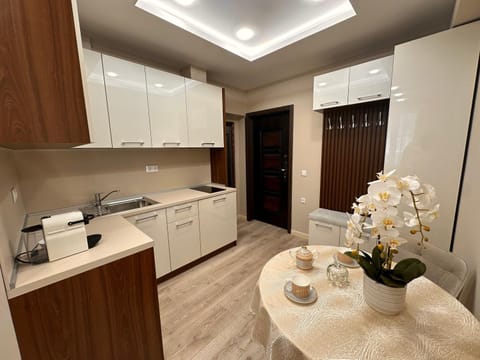 Coffee/tea facilities, Kitchen or kitchenette, pet friendly, stove