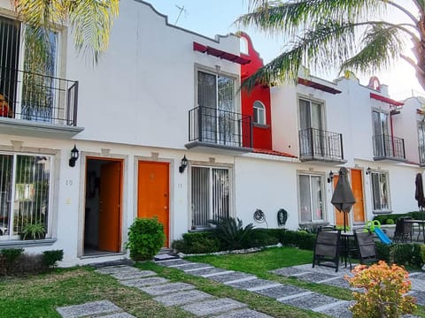 Lomas San Pedro House in Santiago de Queretaro