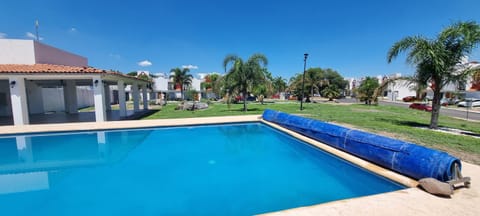 Lomas San Pedro House in Santiago de Queretaro