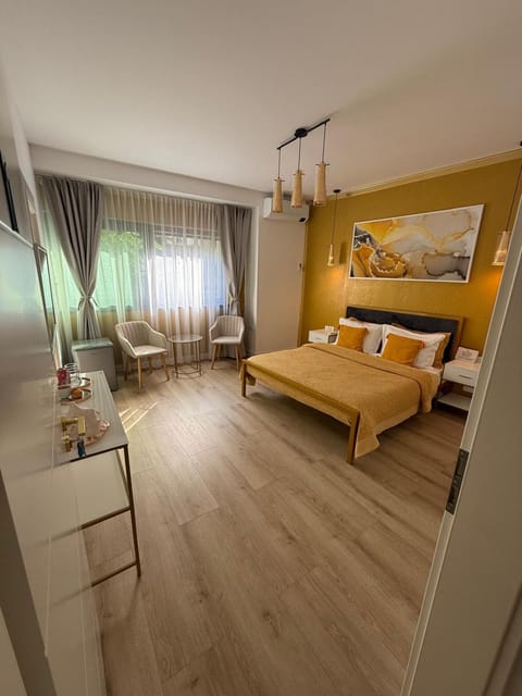 Property building, Bedroom, Pets, Certificate/Award, internet, pet friendly, pet friendly, shuttle
