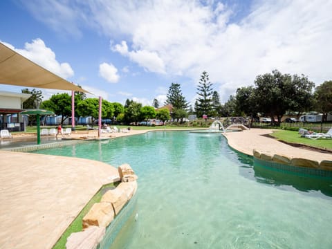 Spring, Summer, Swimming pool, children, young children, Family