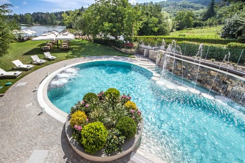 Swimming pool, Swimming pool